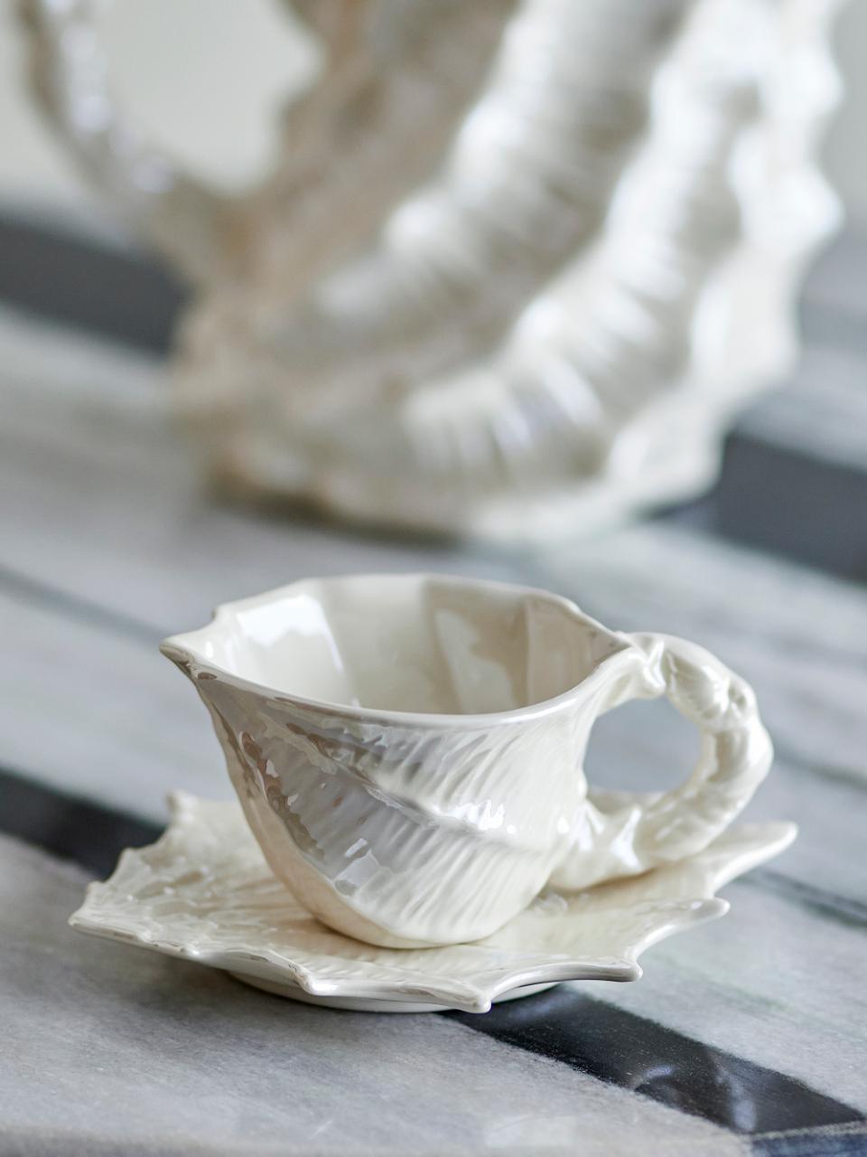 Shellie Cup w/Saucer, White, Stoneware