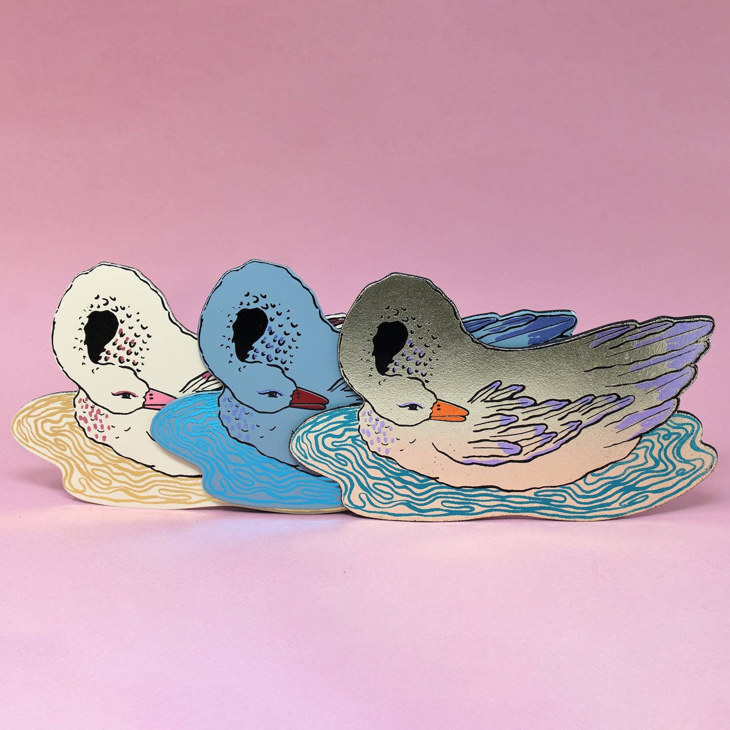 Giant Swan Magnet